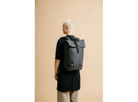 Mochila urbana resistente al agua con solapa