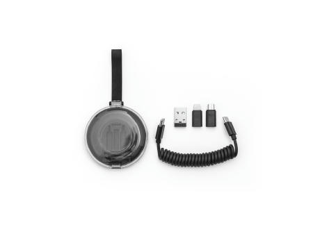 SHELDON. Kompakte Box mit Spiralkabel, Schnellladefunktion und Adaptern