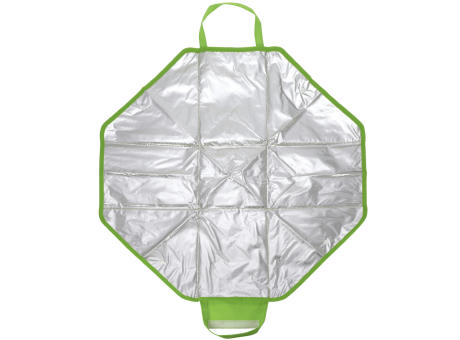 Gefaltete Kühltasche und Picknickmatte