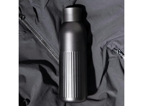 Sagaform Tekla Push Stahlisolierflasche mit Druckverschluss (recycelt) 500 ml
