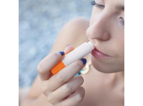 Klassischer Lippenpflegestift aus recycelten Materialien