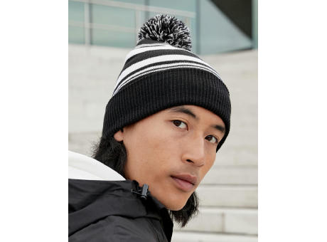 Gorro con rayas en abanico
