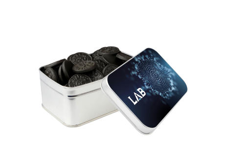 Rechteckige Dose gefüllt mit Süßigkeiten