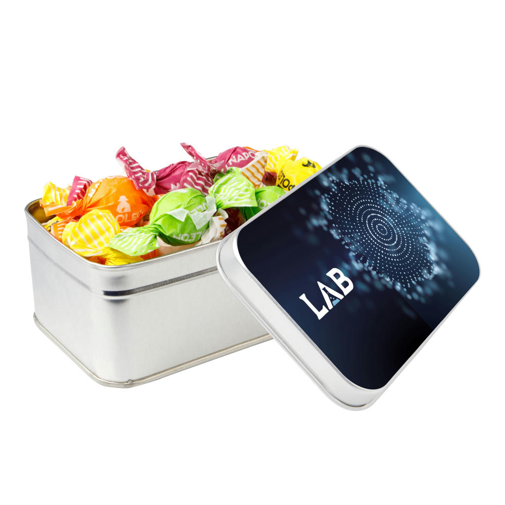 Rechteckige Dose gefüllt mit Süßigkeiten