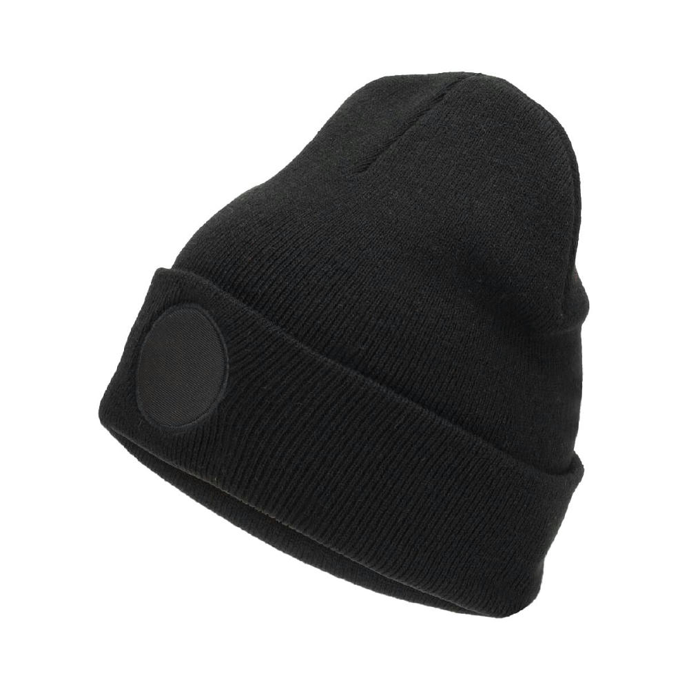 Niltons Strickmütze mit rundem Aufnäher