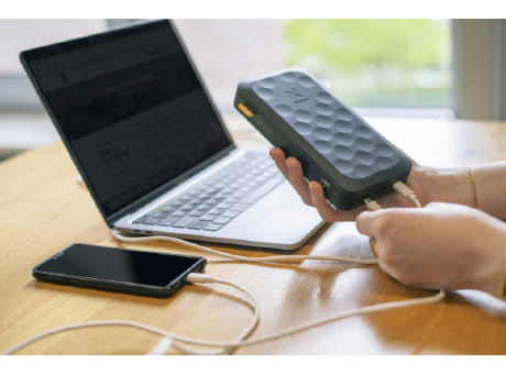 Batería externa de 45 000 mAh 67 W Xtorm FS5451 Fuel Series
