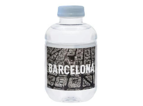 Botella de agua reciclada
