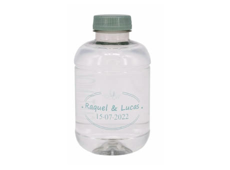 Botella de agua reciclada