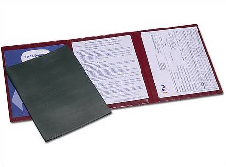 Funda de vinilo con 3 bolsillos. Formato tríptico. Tamaño cerrada 23 x 17 cm.