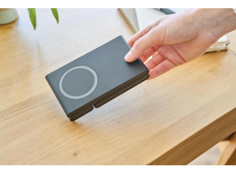 Recyceltes ABS 3-in-1 magnetisches kabelloses Ladegerät Valerio