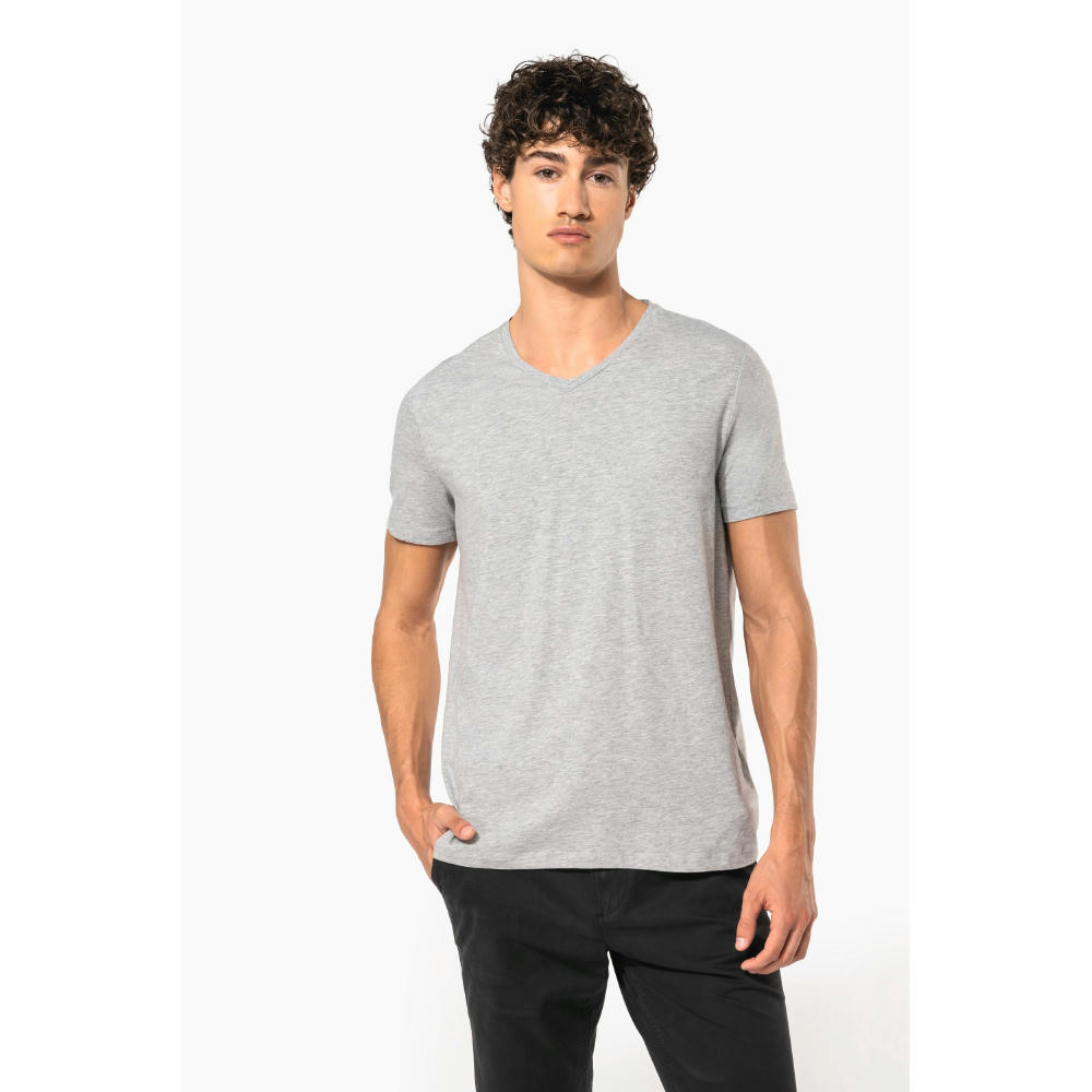 Camiseta con elastano cuello de pico hombre