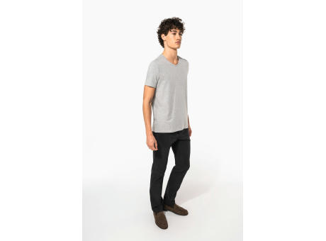 Camiseta con elastano cuello de pico hombre