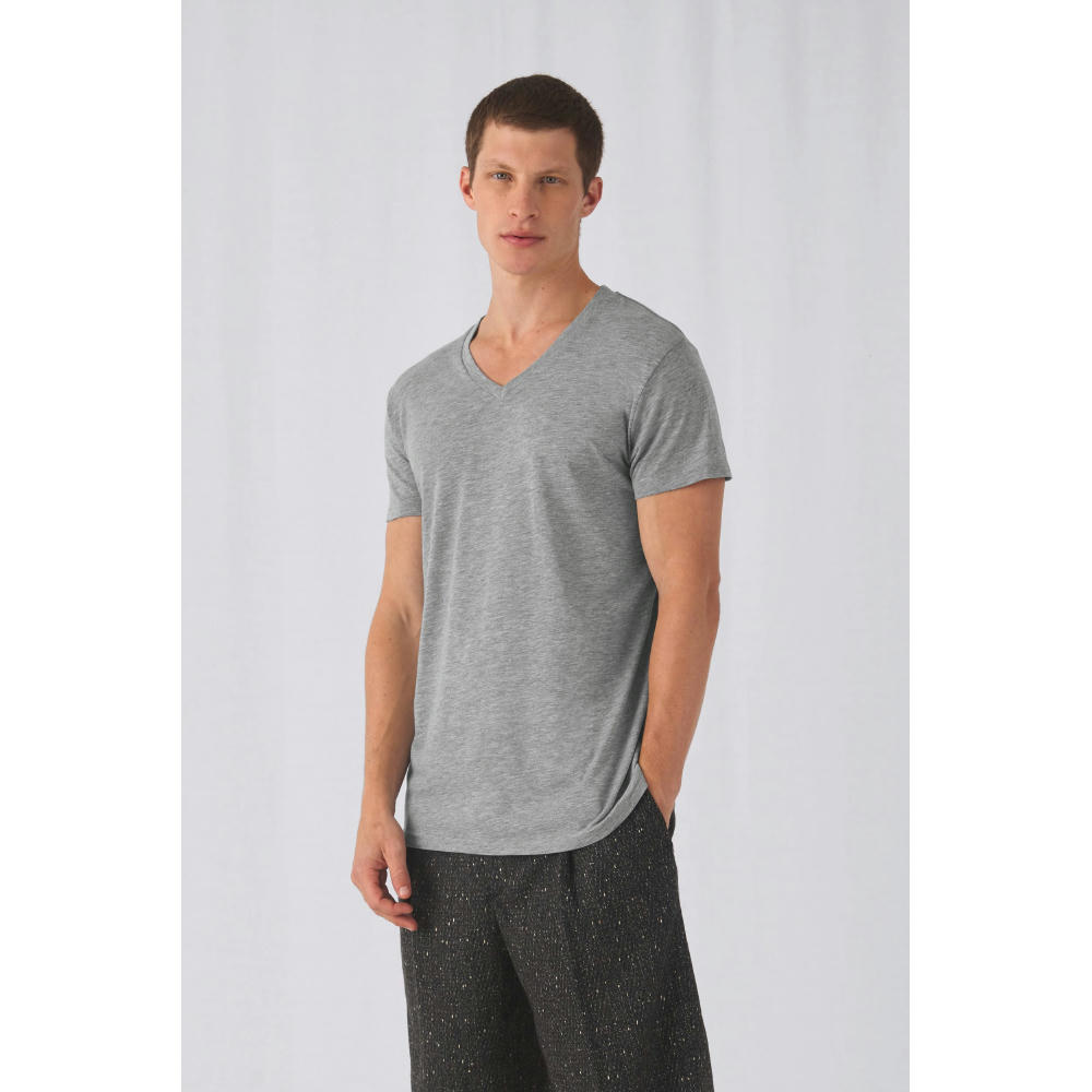 Camiseta Triblend cuello de pico hombre