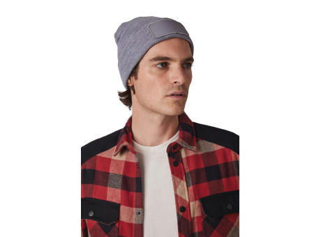 Gorro reciclado con parche