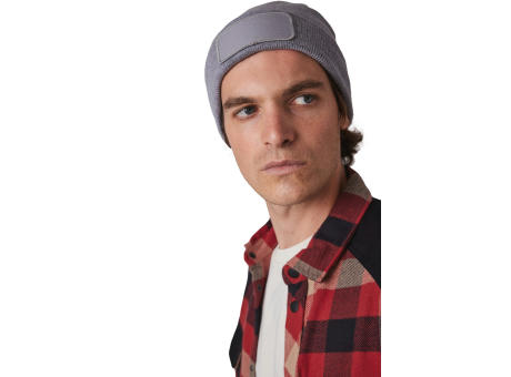 Gorro reciclado con parche