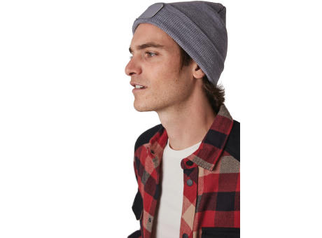 Gorro reciclado con parche