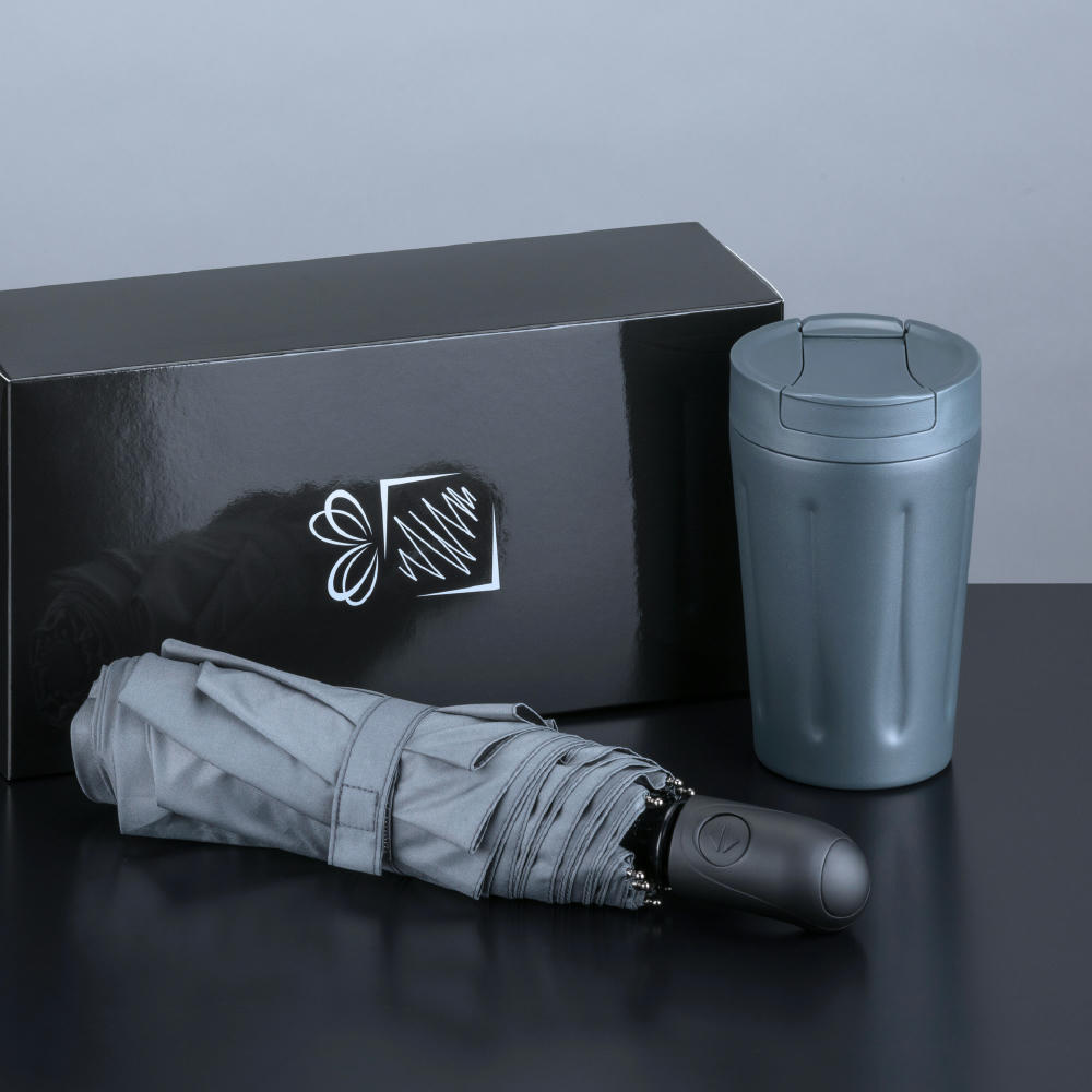 DAILY-SET: SCANDIC-BECHER UND CAMBRIDGE-REGENSCHIRM