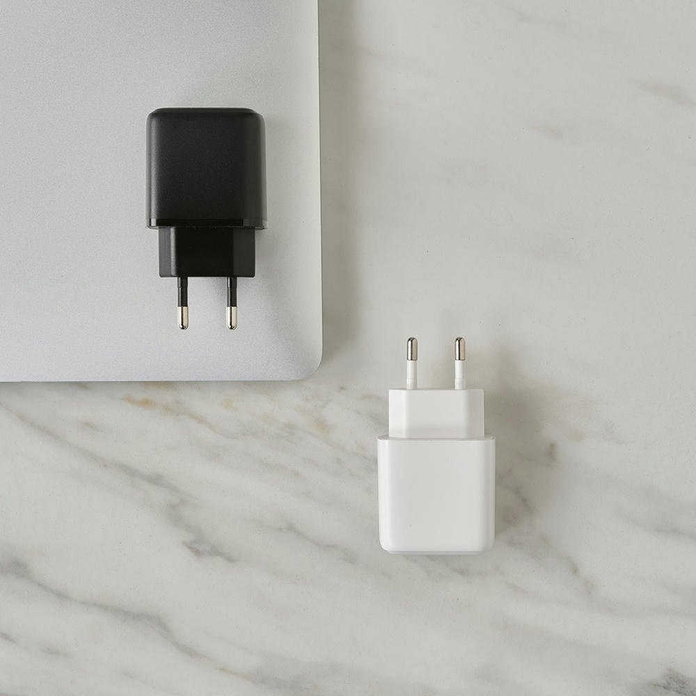 Franklin Wandladegerät rABS, 20W. Schnellladung über USB-C und USB-A