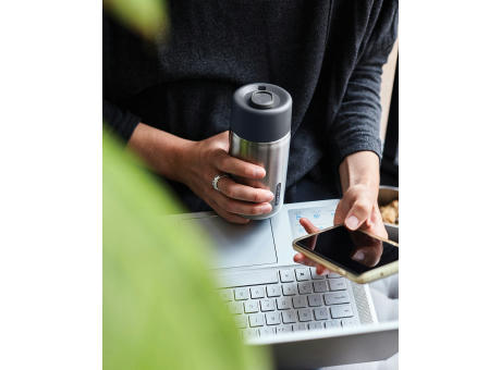 Black+Blum isolierter, auslaufsicherer Becher aus Edelstahl