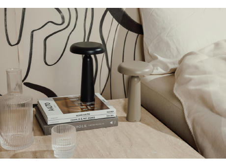 VINGA Avery RCS Tischlampe