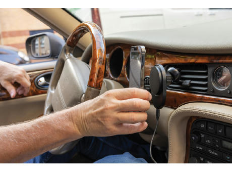 PowerCruze magnetischer 15W Autohalter aus RCS rec. ABS