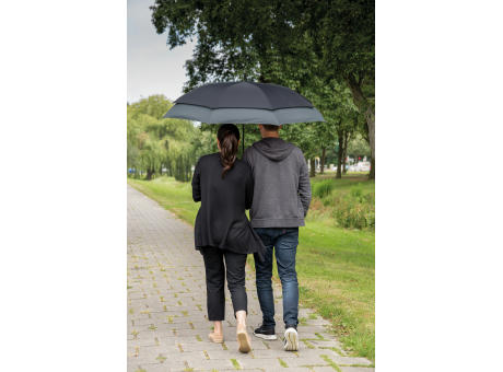 Swiss Peak AWARE™ 23" bis 27" erweiterbarer Regenschirm