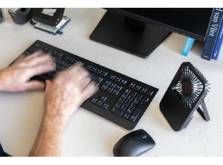 Aervina wiederaufladbarer Tischventilator aus RCS rec. ABS