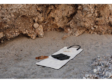 VINGA Volonne AWARE™ Strandmatte aus recyceltem Canvas