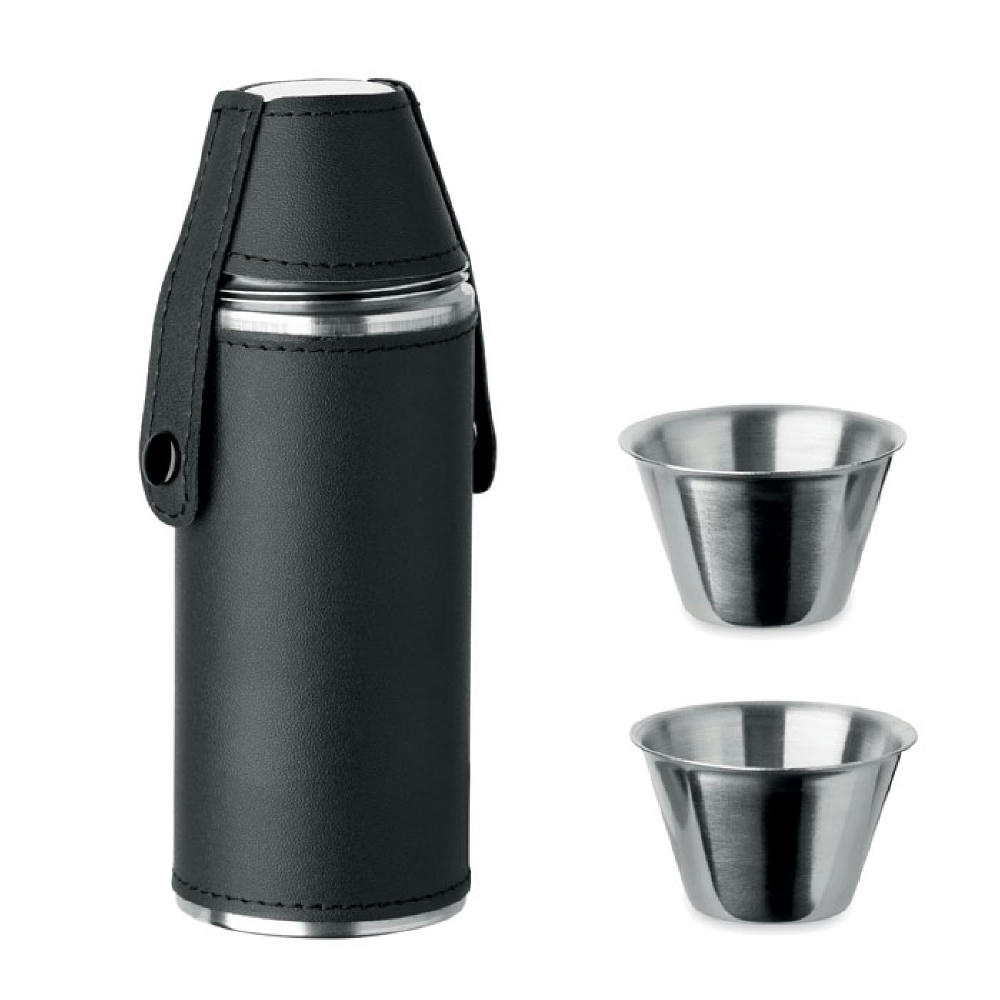 Flasche mit Schnapsbechern