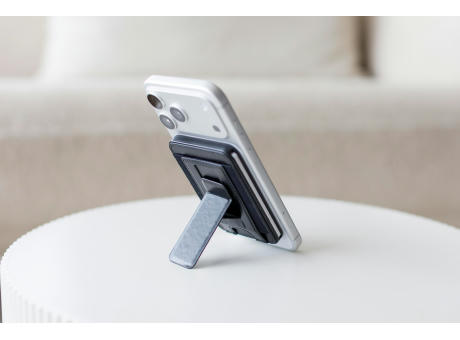 BrandCharger Kartenhülle Wally Stand Pro